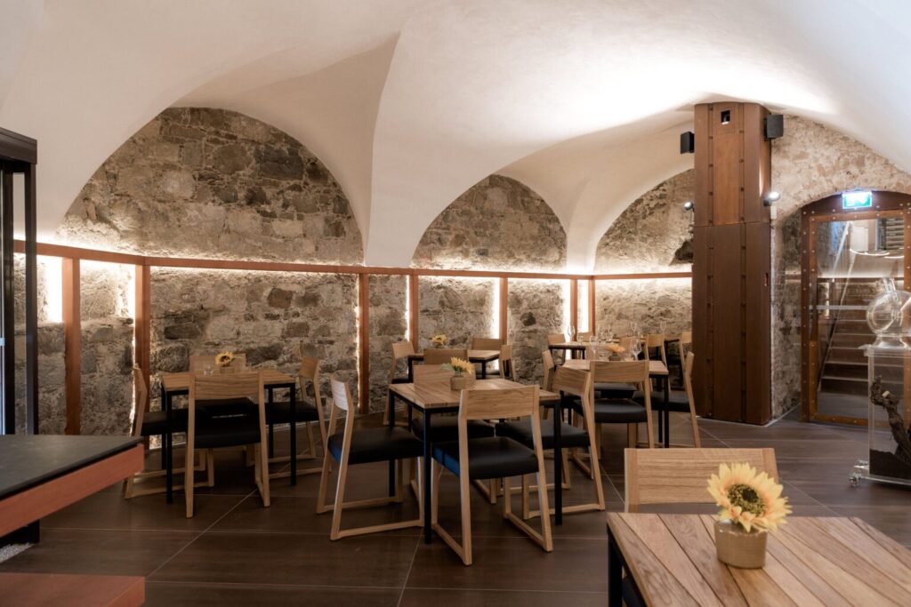 Grajska vinoteka – Castle Wine Bar and Shop, foto Dean Dubokovič